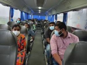  केंद्र ने राज्यों को रेलवे स्टेशनों तक पहुंचने वाले यात्रियों के लिए विशेष बसें अनुबंधित करने की अनुमति दी