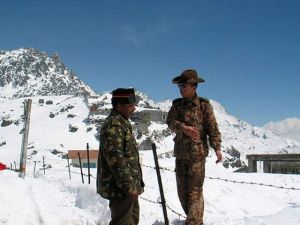  लद्दाख में चीन ने बढ़ाई सैनिकों की संख्या, भारत मोर्चे पर अडिग