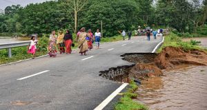  असम में बारिश का कहर- लगातार वर्षा के कारण कई इलाके जलमग्न, अनेक नदियां खतरे के निशान के ऊपर