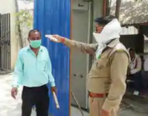 महाराष्ट्र में कर्मचारियों के लिए थर्मल स्क्रीनिंग, मास्क अनिवार्य