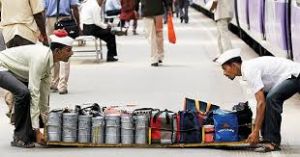 मुंबई के डब्बावालों का भविष्य अनिश्चित