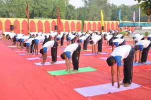   सीआरपीएफ के करीब डेढ़ लाख जवान योग वेबिनार में शामिल हुए