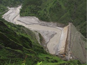  भूस्खलन से एनएचपीसी के बांध को भारी क्षति, रास्ते भी बाधित
