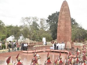   केन्द्रीय स्तर पर संरक्षित सभी स्मारकों को सोमवार से खोलने का फैसला