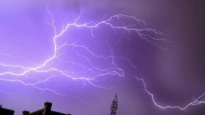  आकाशीय बिजली गिरने से 20 लोगों की मौत