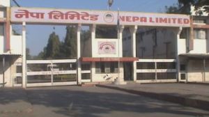 टॉवर पर चढ़े कुत्ते को बचाने के प्रयास में अधिकारी की ऊंचाई से गिरने से हुई मौत