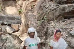 पत्नी के लिए पहाड़ खोदकर निकाला पानी