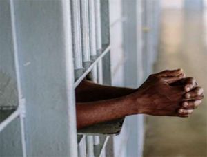 नाबालिग बच्ची को प्रताडि़त करने के आरोप में चाचा-चाची गिरफ्तार