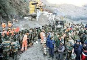  उत्तराखंड हादसा:  सुरंग में फंसे लोगों को निकालने के लिए युद्धस्तर पर अभियान, मृतक संख्या 28 हुई