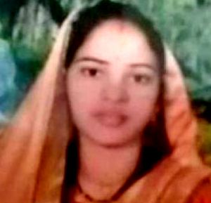 पत्नी का सबसे हंसकर बात करना पति को पसंद नहीं था, बच्चों को सुलाया और फिर उसका गला घोंट दिया!