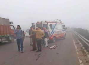 बस ने ट्रैक्टर-ट्रॉली में मारी टक्कर, दो किसानों की मौत