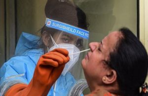   केंद्र ने कोविड के बढ़ते मामलों के मद्देनजर राज्यों को कड़ी और व्यापक निगरानी करने की सलाह दी