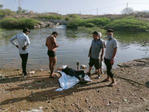  झील में कूदकर छोटे भाई ने सुसाइड किया, उसी में दो दिन बाद मिली बड़े भाई की लाश