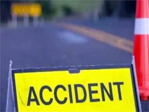  ट्रैक्टर की टक्&zwj;कर से बाइक सवार तीन युवकों की मौत, एक की हालत गंभीर