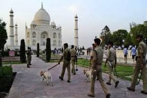  तलाशी के बाद पर्यटकों के लिए फिर खोला गया ताजमहल