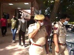 पिता ने शादीशुदा बेटी के साथ जहर खाकर जान दी