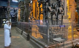  प्रधानमंत्री मोदी ने मीनाक्षी अम्मन मंदिर में पूजा-अर्चना की