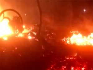 सिलेंडर ब्लास्ट से भीषण आग में सास-बहू समेत 3 जलकर राख, दर्जनों घर खाक