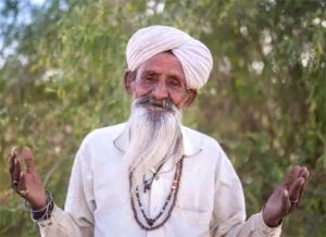 ऑस्ट्रेलिया से आई चिट्ठी तो 82 साल के शख्स को मिला 50 साल पुराना प्यार, जानें बुजुर्ग की अनोखी प्रेम कहानी