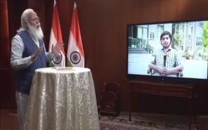  प्रधानमंत्री ने विद्यार्थियों से कहा कि उन्हें परीक्षा से डरना नहीं बल्कि इसका उत्सव मनाना चाहिए