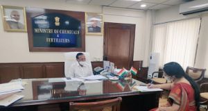  सरकार ने कहा-रेमडेसिविर दवा की कालाबाजारी और जमाखोरी करने वालों के खिलाफ कड़ी कार्रवाई की जाएगी