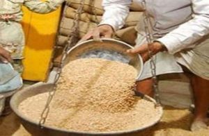  सभी पात्र निर्धन उपभोक्ताओं को तीन माह का राशन मुफ्त दिया जाएगा