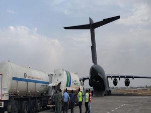  वायुसेना के विमान ने ऑक्सीजन के दो और खाली टैंकरों को इंदौर से जामनगर पहुंचाया