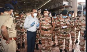  कोविड देखभाल केंद्र में तैनाती के लिये अपने प्रमुख अड्डों से चिकित्सकों को बुला रहे हैं सशस्त्र बल