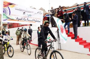  कोविड-19 पर जागरुकता पैदा करने के लिए लद्दाख में साइकिल से की 900 किमी यात्रा