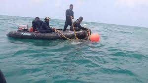  लापता लोगों का पता लगाने आईएनएस मकर, आईएनएस तरासा ने पानी के भीतर तलाशी अभियान चलाया