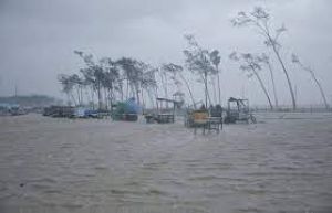  ओडिशा, बंगाल में तटों से टकराने के बाद कमजोर हुआ चक्रवाती तूफान 'यास'