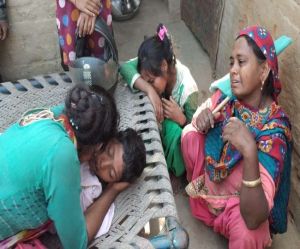  पानी से भरे गड्ढे में डूबकर तीन बच्चों की मौत