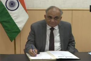  अनूप चंद्र पांडेय ने चुनाव आयुक्त का पदभार संभाला