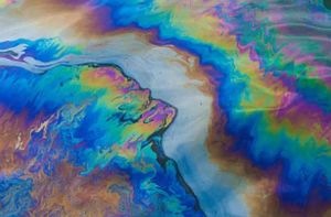  बंगाल की खाड़ी में जहाज के ईंधन टैंक में दरार, 10 किलोलीटर तेल का रिसाव