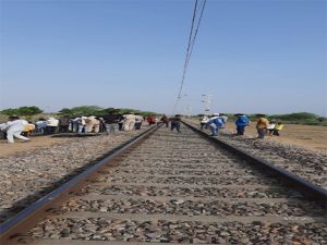  घर से रात को चुपचाप निकले युवक-युवती मालगाड़ी के आगे कूदे
