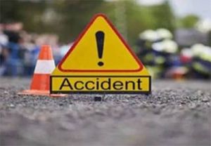  ओवरटेक के दौरान तेज रफ्तार के साथ ट्रेलर से भिड़ी बोलेरो, पांच युवकों की मौत 