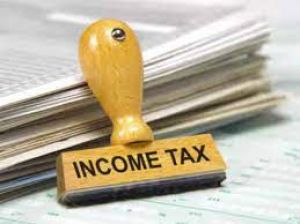  आयकर विभाग ने  कंपनी के परिसरों पर छापा मारकर 880 करोड़ रुपये की आय छिपाने का पता लगाया...!