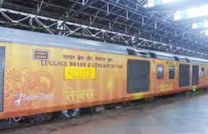  रेलवे ने मुंबई-नयी दिल्ली राजधानी एक्सप्रेस में लगाए तेजस डिब्बे
