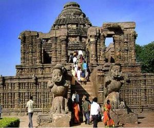  कोणार्क सूर्य मंदिर पर्यटकों के लिए खोला गया