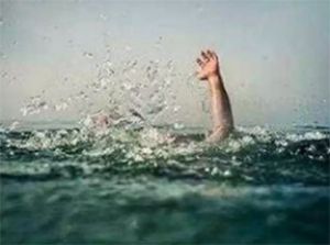 स्नान करने गये दो बच्चे डूबे, एक की मौत