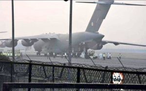  भारतीय वायुसेना का विमान काबुल में भारतीय दूतावासों के कर्मचारियों को लेकर जामनगर पहुंचा