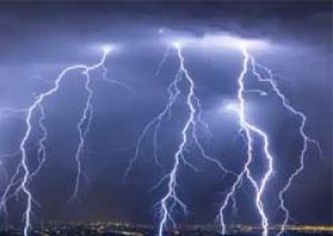 मछली पकडऩे गए थे चाचा-भतीजा; आकाशीय बिजली गिरने से दोनों की मौत 