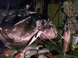 हाईवे पर रखी ईंट से पलटा जायरीनों से भरा टेंपो...! पांच की मौत 