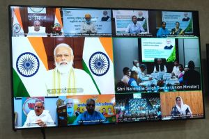 प्रधानमंत्री ने जलवायु परिवर्तन के प्रभाव से फसलों को बचाने के लिए छत्तीसगढ़ में किए जा रहे प्रयासों की तारीफ की