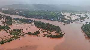 बाढ़ में फंसे 459 लोगों को हेलीकॉप्टर से सुरक्षित स्थान पर पहुंचाया गया