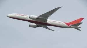 सरकार ने एयर इंडिया के लिये जमा की गयी वित्तीय बोलियों का मूल्यांकन शुरू किया