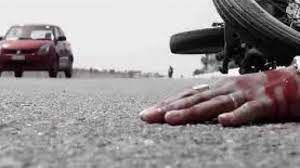 टैंकर ने सात सीटों वाले वाहन को मारी टक्कर, तीन की मौत