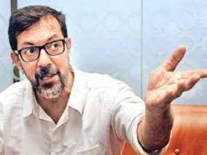 दुर्भाग्यपूर्ण है कि शाहरुख खान का बेटा होना ही आर्यन के खिलाफ जा रहा है: रजित कपूर