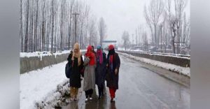 कश्मीर के कई इलाके में पारा शून्य से नीचे रहा कश्मीर के कई इलाके में पारा शून्य से नीचे रहा