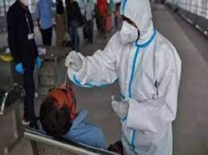 केंद्र ने कोविड के साप्ताहिक मामले, संक्रमण दर बढ़ने व जांच पर लद्दाख, पुडुचेरी को लिखा पत्र